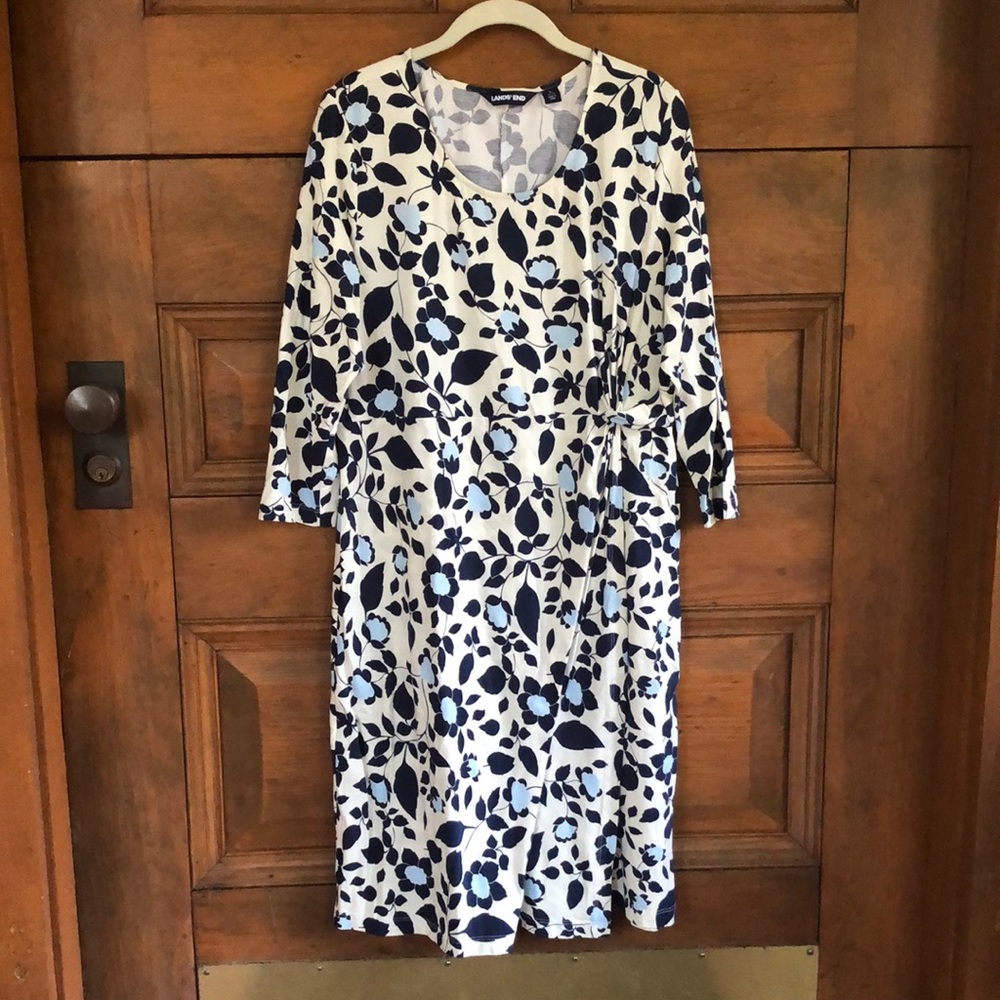 Like New Lands End Knot Twist Front Dress